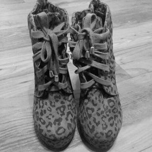 Platform heeled boots